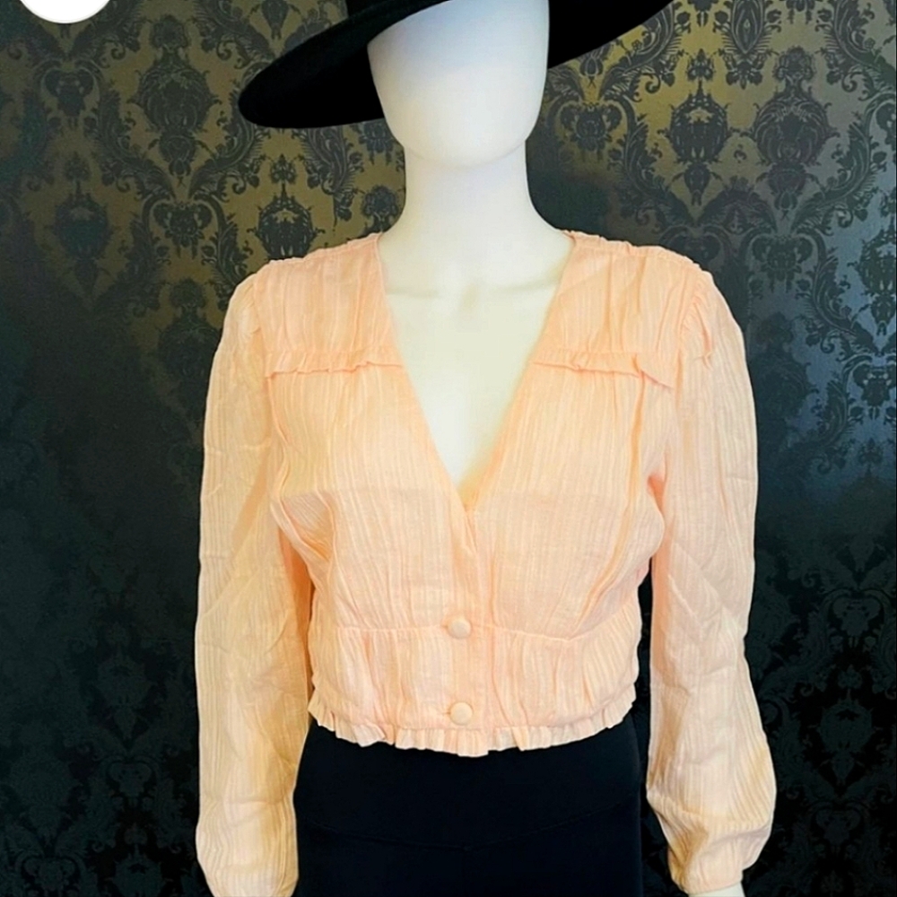 Express Women's Light Pink Button-Up Crop Top